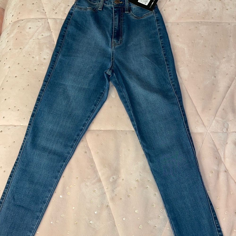 Fashion Nova Jeans, Size 3, Medium Blue Wash